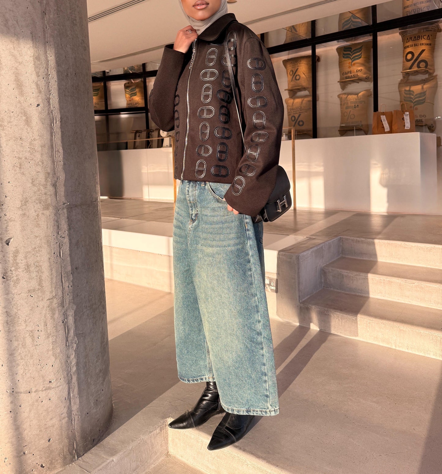 Wide-Leg Midi Jeans