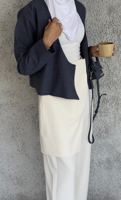 Cropped check pattern jacket 21 inches navy blue color