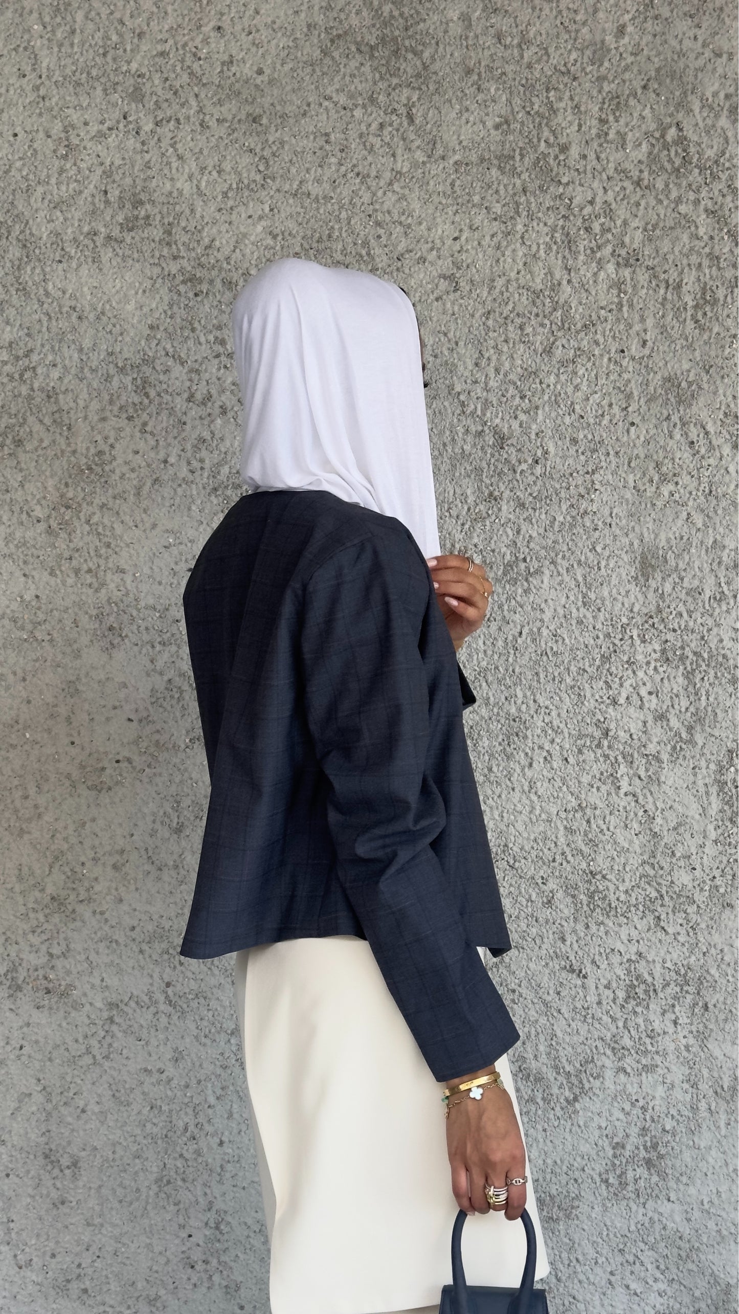 Cropped check pattern jacket 21 inches navy blue color