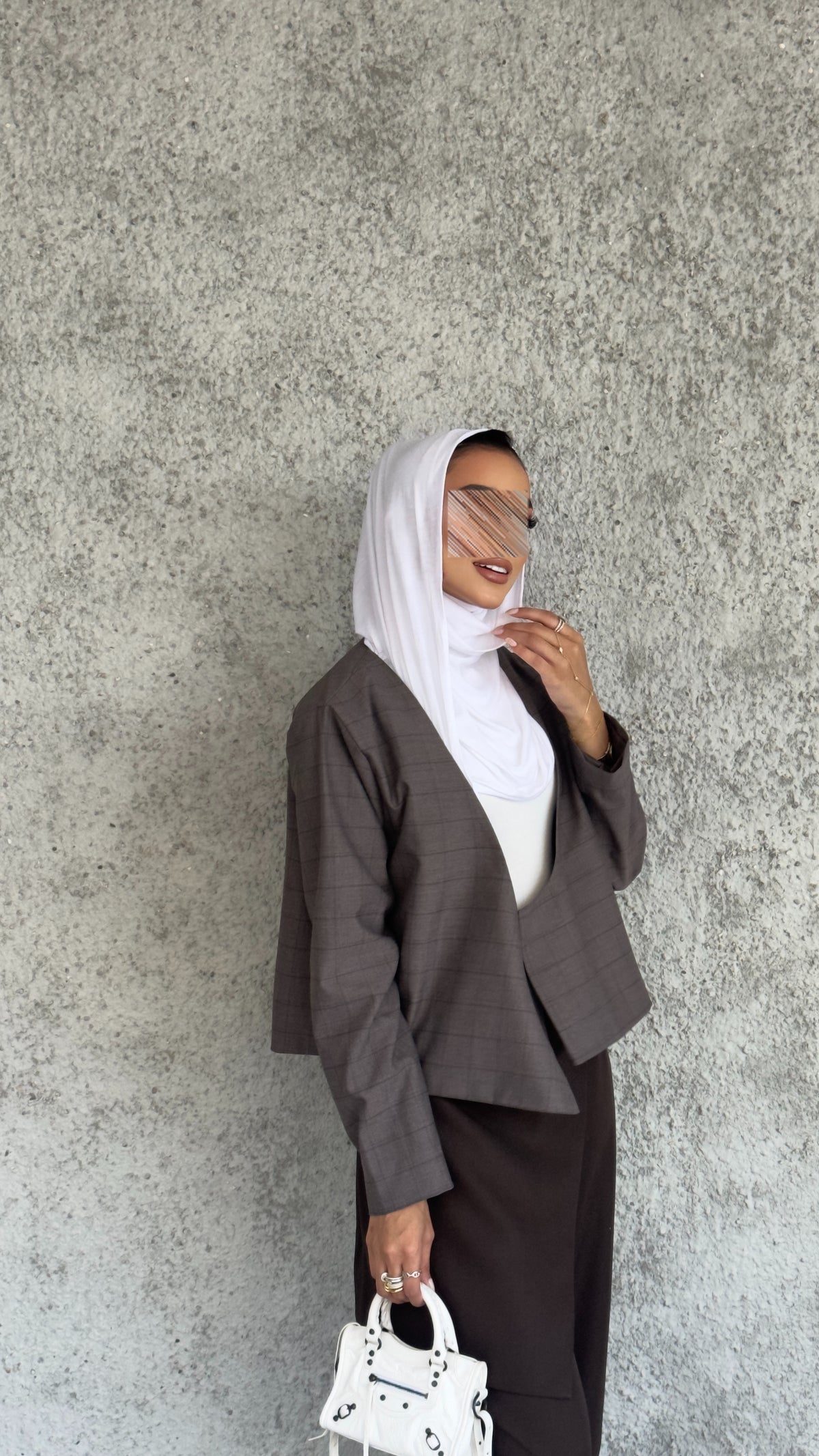 Cropped check pattern jacket 21 inches brown color