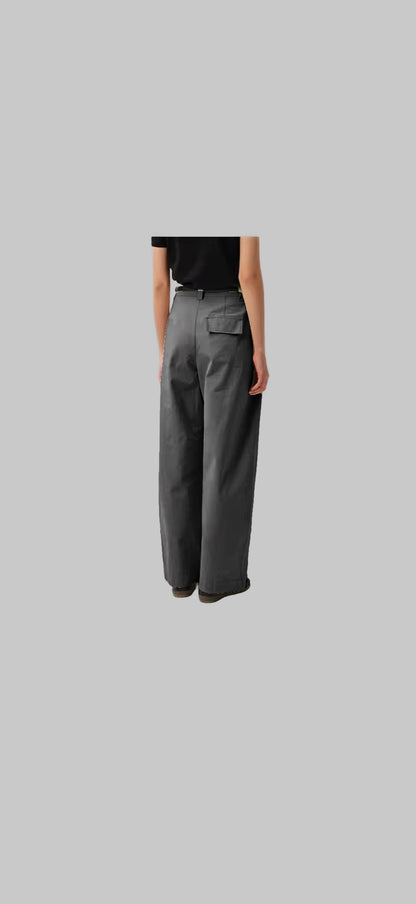 Relaxed Wide-Leg Pants