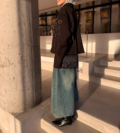 Wide-Leg Midi Jeans