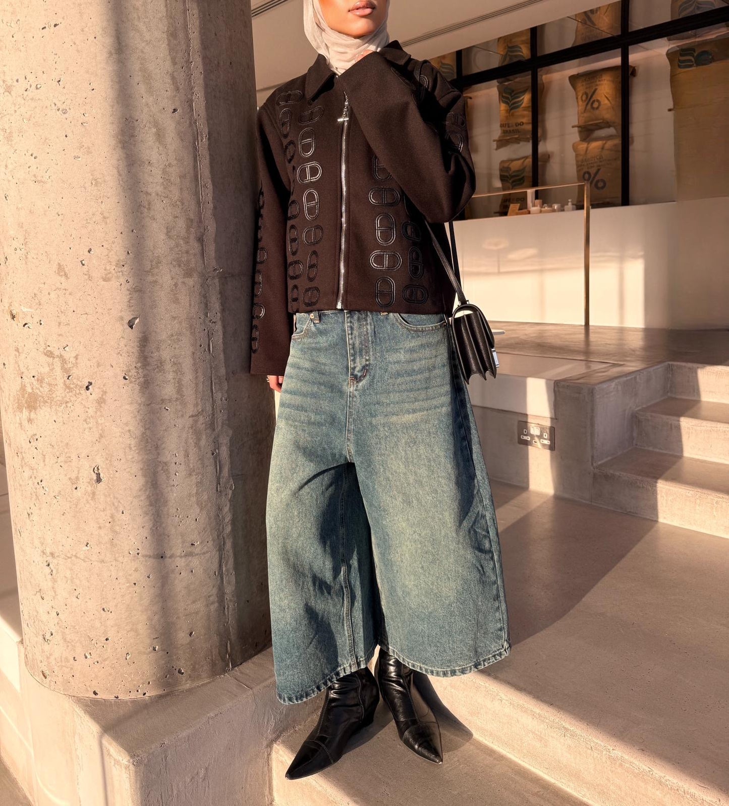 Wide-Leg Midi Jeans