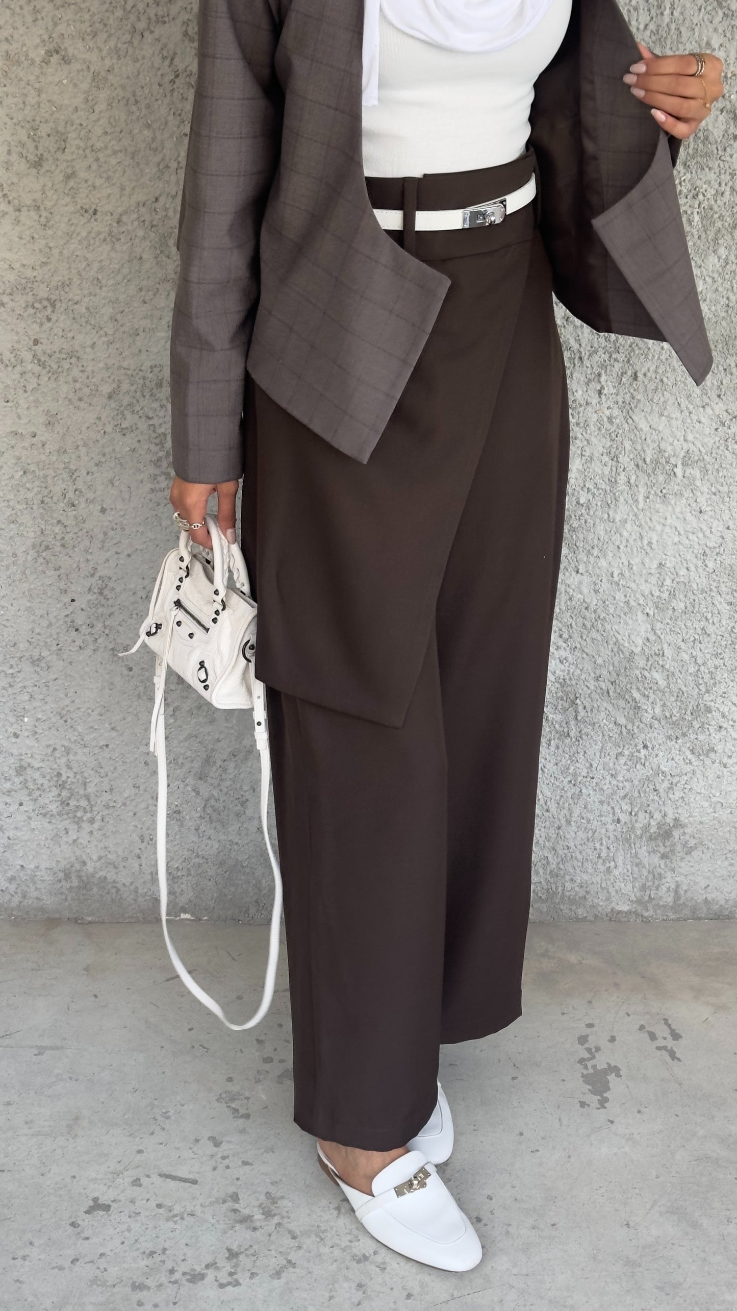 Wrapped front trousers brown color